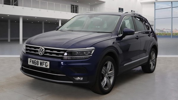 VOLKSWAGEN Tiguan